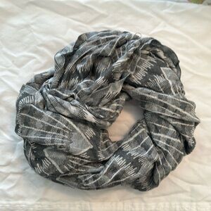 Gray print infinity scarf